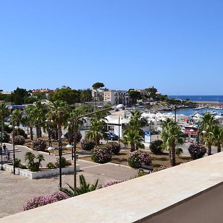 Casa Vacanze Laura Isola delle Femmine Eksteriør billede